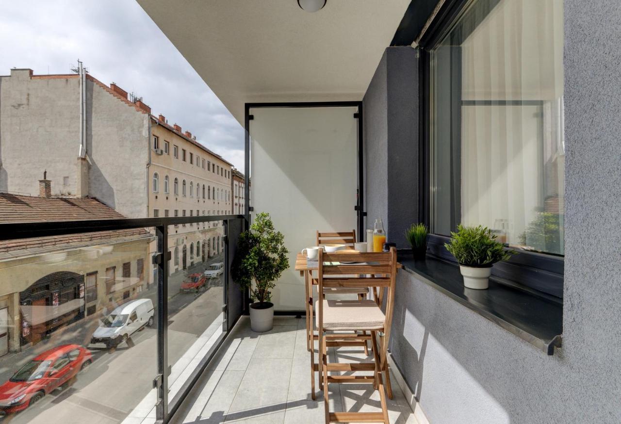 Pure Happiness Apartment Budapest Exteriör bild
